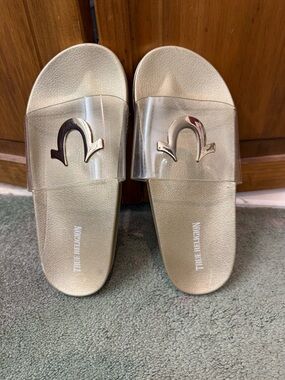 True Religion Women's or Men’s Metallic Gold Slide Sandals, EUC